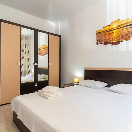 Apartament Tudor * Navodari